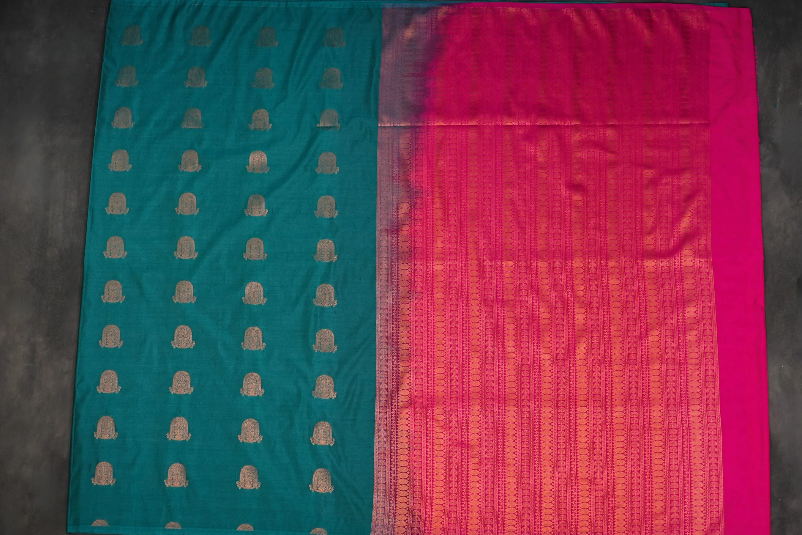 Elegant Borderless Kanchipuram Blend Silk Saree - Traditional Redefined