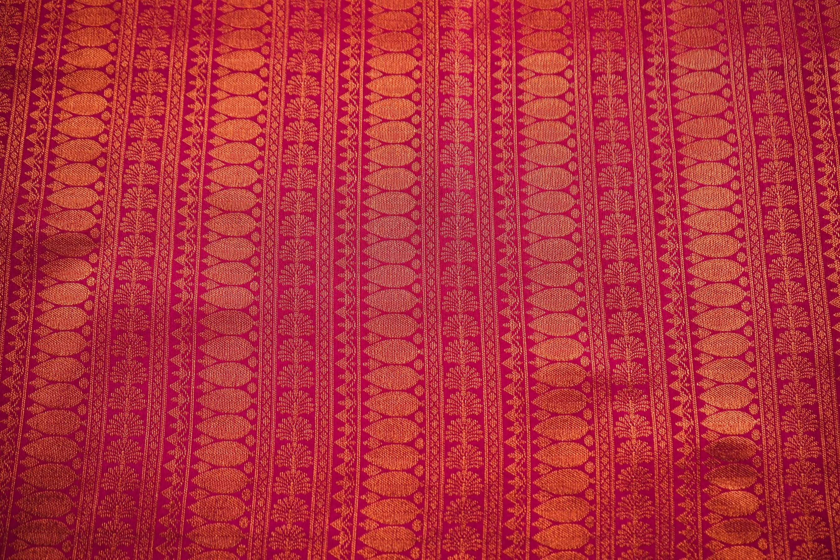 Elegant Borderless Kanchipuram Blend Silk Saree - Traditional Redefined